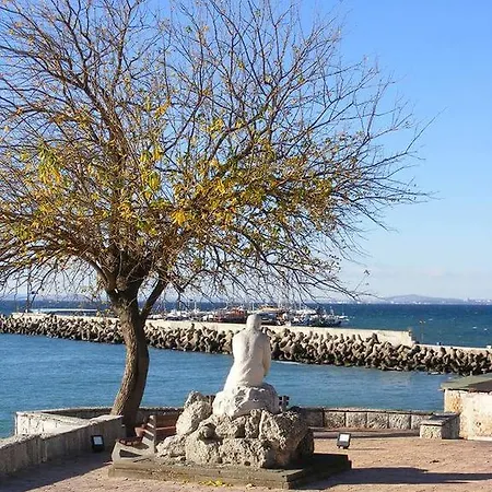 Апартаменты Hristovi & Поморие